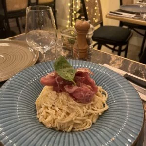 Linguine à la meule et jambon de parme
